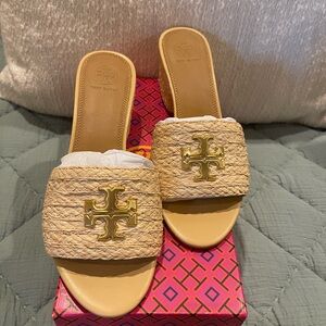 Brand New TORY BURCH Everly Raffia Block Heel Sz 10